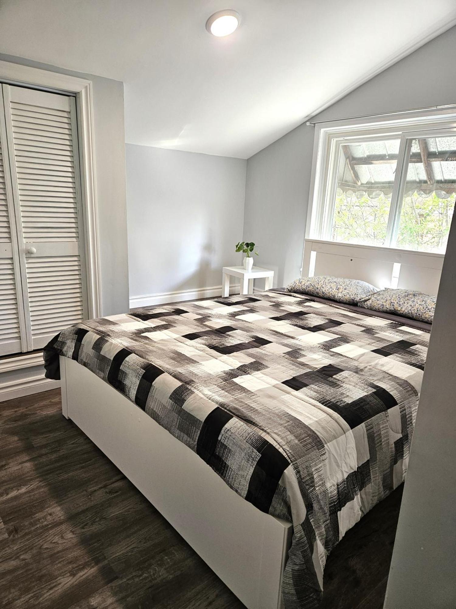 Modern Quiet Home By The Airport Mississauga Buitenkant foto
